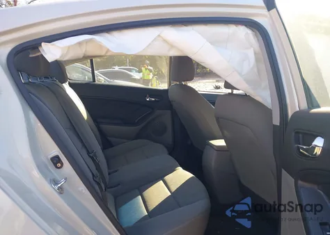 2015 Kia Forte Lx z USA, uszkodzony, nr VIN KNAFK4A60F5407887